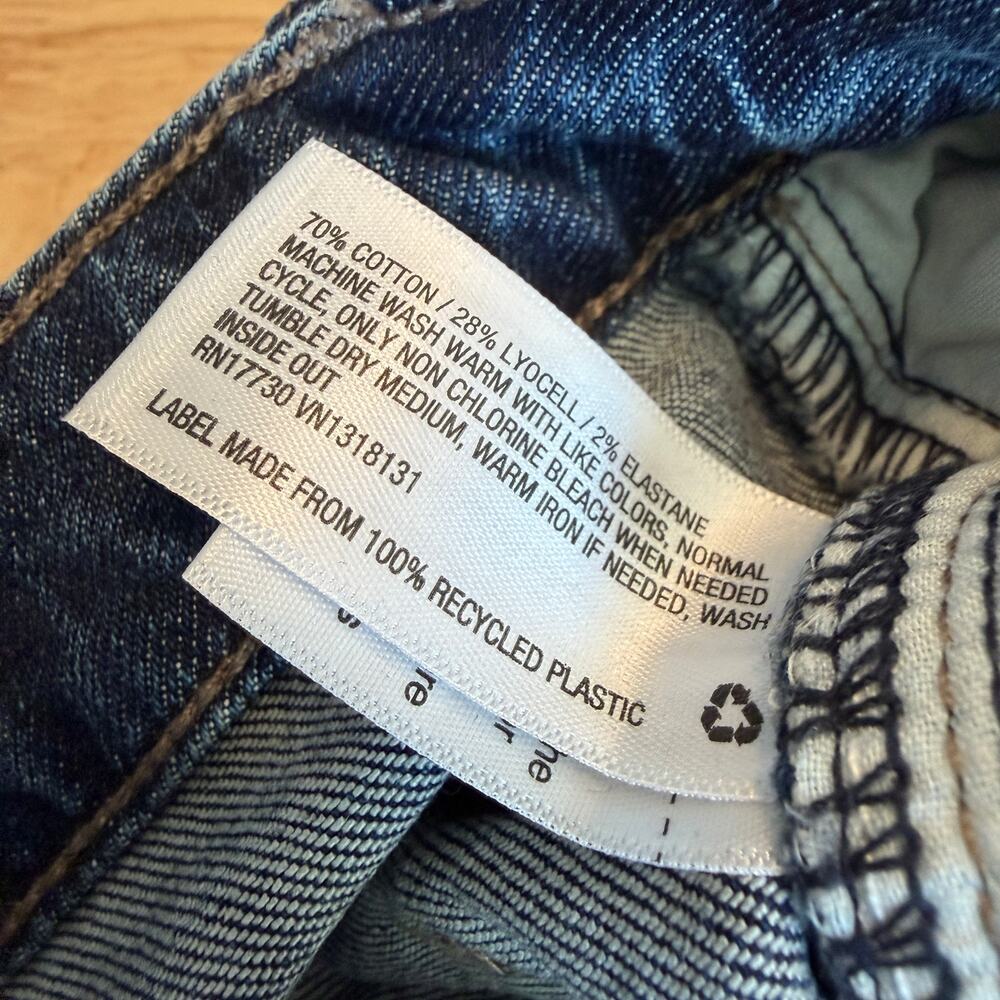 Universal Thread Women's Dark Wash High-Rise Cropped Jeans - Size 2 - NWT - Picture 8 of 12